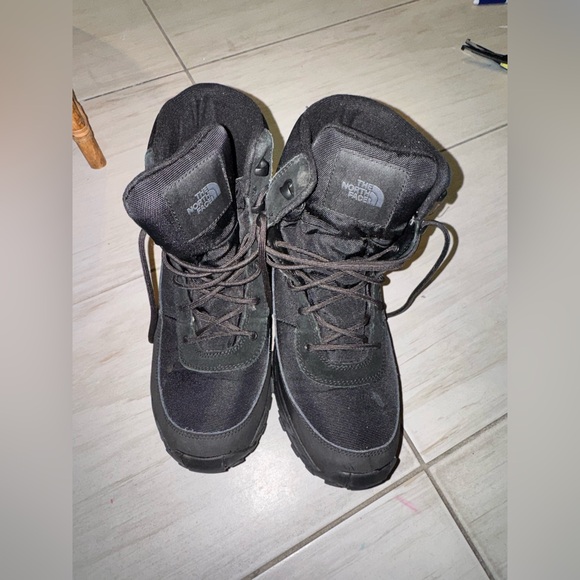 EUC The North Face Chilkat II Waterproof Winter Boots - Men's - Picture 6 of 7